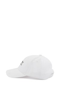 Cappellino da baseball in cotone bianco con visiera curva, caratterizzato da un logo nero sul lato e una cinturino regolabile sul retro.