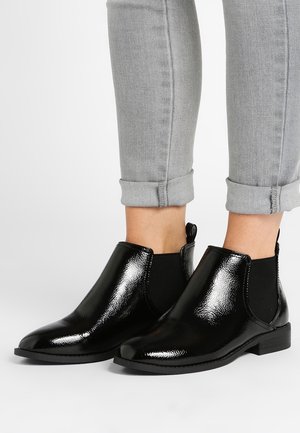 Ankle boot