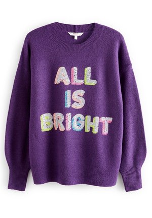 Pull en tricot violet avec texte coloré à paillettes "ALL IS BRIGHT" sur le devant, avec poignets et ourlet côtelés.