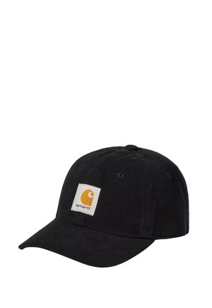 Gorra de béisbol negra de seis paneles con visera curva y un parche cuadrado blanco con un logo amarillo en la parte frontal.