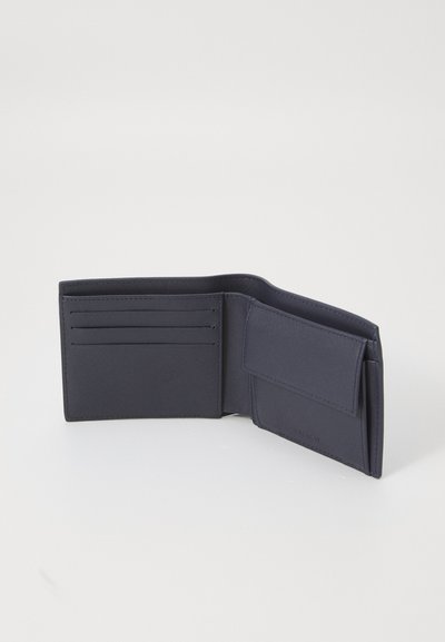 Portefeuille bifold marine en cuir lisse, avec plusieurs emplacements pour cartes, un compartiment unique et un design minimaliste.