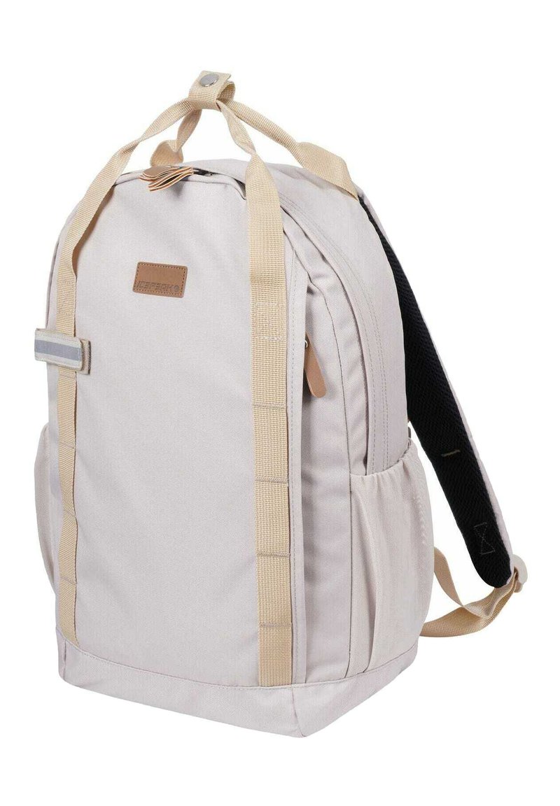 Vaaleanbeige kankainen reppu ruskeilla yksityiskohdilla, vetskari suljenta, pehmustetut hihnat ja sivutaskut. Ominaisuuksiin kuuluu suorakulmainen muoto ja vahvistettu kahva.