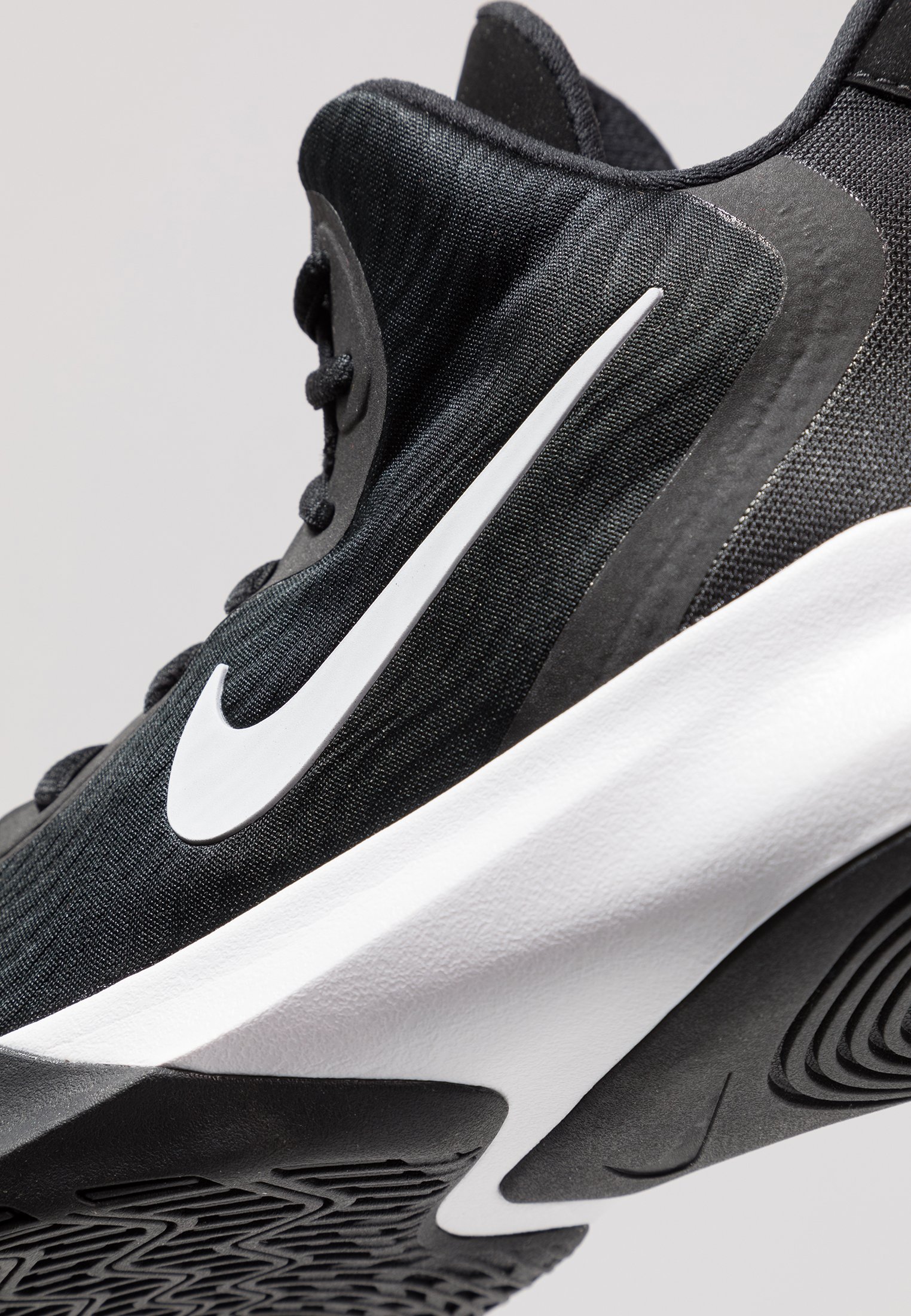 nike performance precision iii