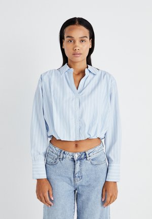 PCGEMMA CROPPED SHIRT - Paitapusero - breeze/white