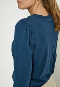 PEPPERCORN TANA PUFF 19 - Svetr - ensign blue