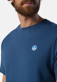 North Sails MIT LOGO-AUFNÄHER - T-shirt basic - mitternachtsblau