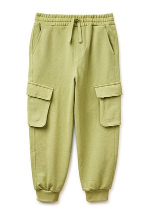 Jasnozielone spodnie dresowe typu cargo z elastycznym pasem, sznurkiem, bocznymi kieszeniami, dużymi kieszeniami z klapą oraz ściągaczami przy kostkach.
