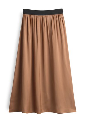 Jupe midi marron avec une taille élastique noire, présentant un tissu lisse et fluide et un design froncé pour un ajustement décontracté.