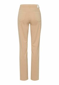 Pantalon beige droit en tissu de coton doux, avec deux poches arrière et une étiquette à la taille, présentant une texture lisse.