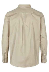 Beiges Langarmhemd mit einem Kent-Kragen mit Knöpfen, Rückenfalte und Manschettenknöpfen. Weicher Stoff mit glatter Textur.