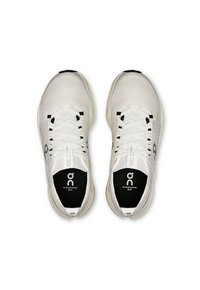 On CLOUDSURFER MAX - Väglöparskor - white   white