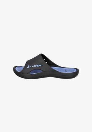Sandalia tipo sandalia negra con plantilla azul, lados abiertos y logo "rider" en la correa, diseñada para uso casual y fácil de poner.