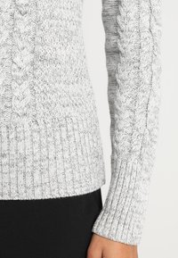 GAP Sweter