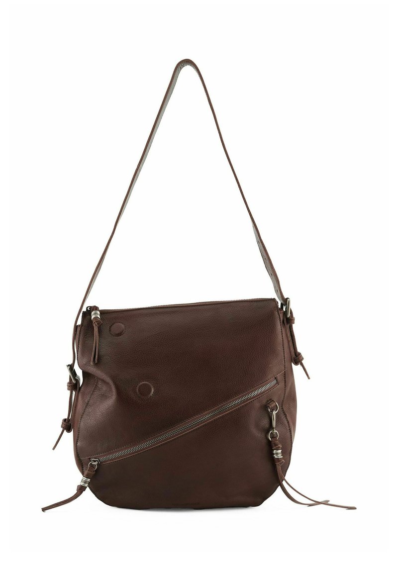 Borsa a tracolla in pelle marrone con design morbido, dotata di tasca con zip diagonale, texture liscia e tracolla regolabile.