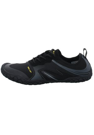 Trainers - black