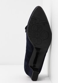 Peter Kaiser Richelieus - dark blue