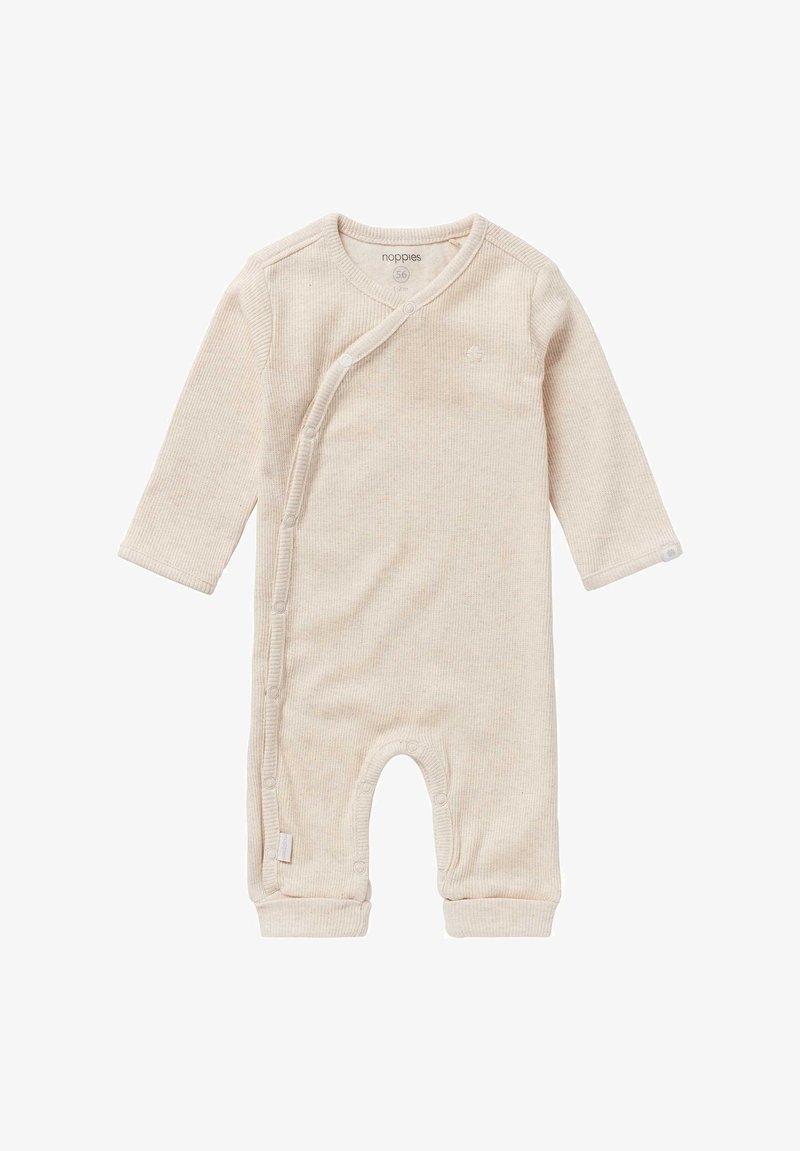 Lichtbeige geribd babyrompertje met lange mouwen, voorzien van een wikkelontwerp en drukkers langs de voorkant en benen. Zacht aanvoelend.