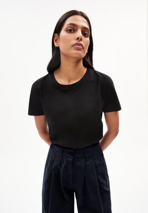 ARMEDANGELS MARAA LANAA - T-Shirt basic - black