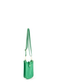 Grøn læder crossbody taske med en glat overflade, rektangulær form, topflip og guldtone detaljer. Justerbar rem inkluderet.