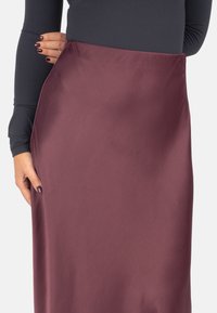 Seasons of April LILLY - Jupe longue - bordeaux