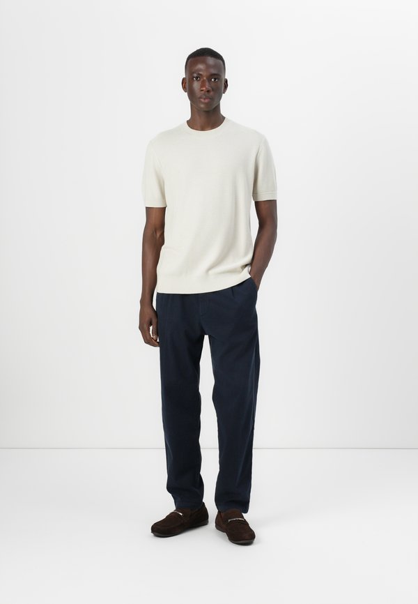 IANNI - Basic T-shirt2