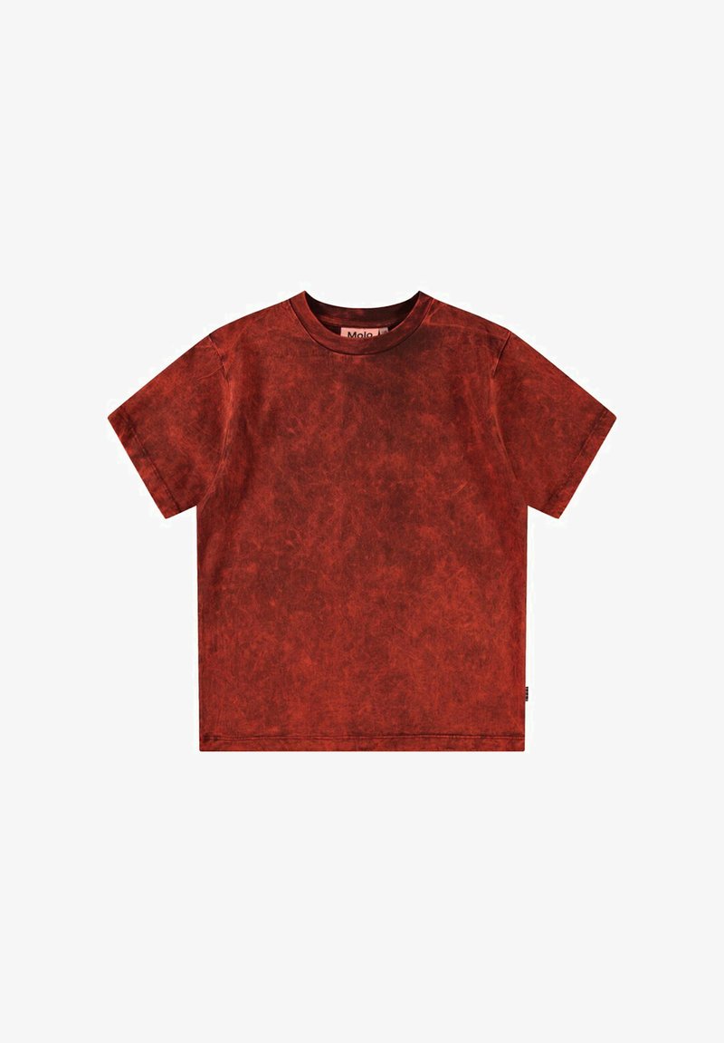 Rød tekstureret T-shirt med korte ærmer og rund hals. Har et slidt mønster og et lille mærkeklæde på side-sømmen.