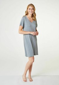 Rosa corta da notte grigia con scollatura a V, decorata con dettagli in pizzo sulle maniche, tessuto morbido e design ampio.