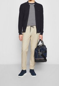 Tommy Hilfiger Broek - stone