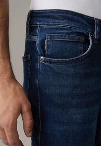Strellson Jeans Tapered Fit - blau