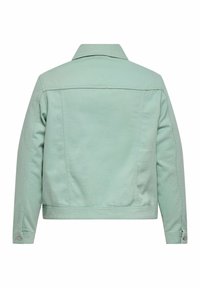 Gaiši zaļa garroku džinsu jaka ar klasisku apkakli, aizpogājamiem aproču galiem un šuvumiem aizdares detaļās uz muguras.