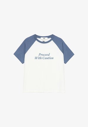 PULL&BEAR, SHORT SLEEVE RAGLAN WITH SLOGAN - T-SHIRT - T-Shirt print - white
