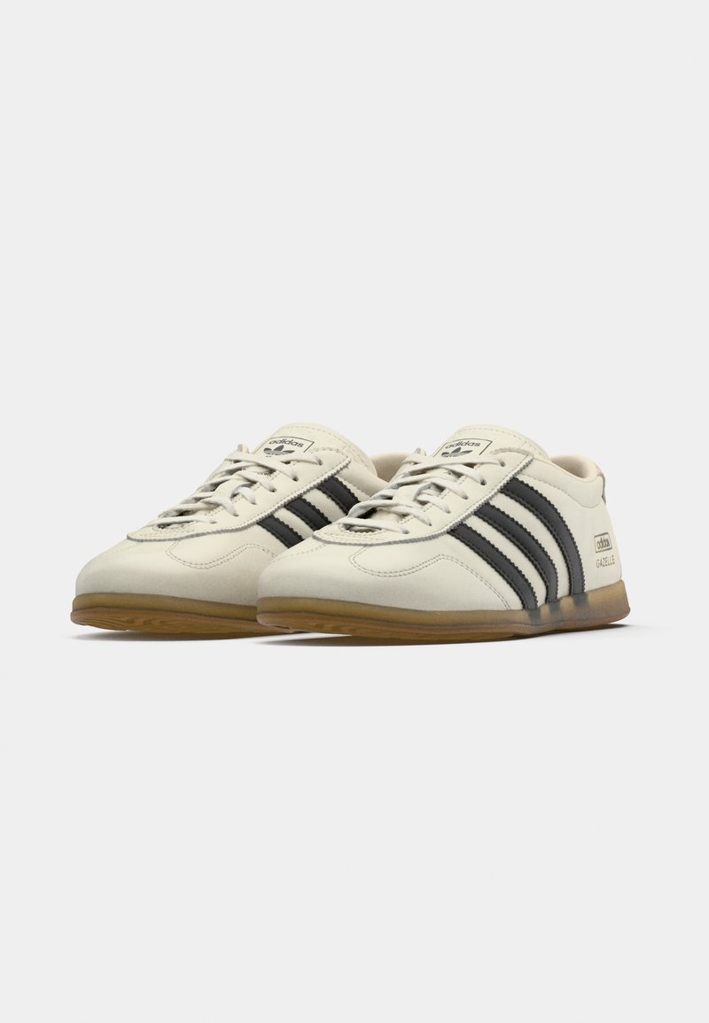 adidas gazelle silver green womens Adidas Gazelle Trainers, White, Leather Gum