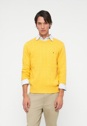 CLASSIC CABLE CREW NECK - Svetrík - morning side yellow heather