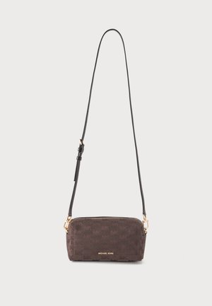 MICHAEL Michael Kors, BRYANT SOFT XBODY - Чанта за носене през рамо - chocolate