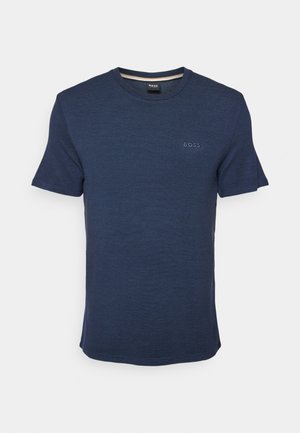 T-shirt bleu marine à manches courtes en tissu texturé, avec un petit logo brodé sur la poitrine et un col rond classique.
