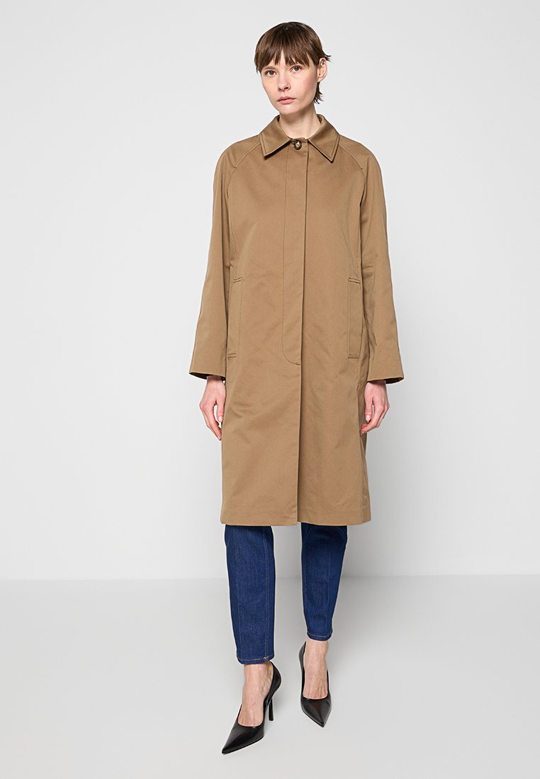 Victoria Beckham Mantel zandkleur