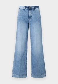 Svijetloplave traper široke hlače s visokim strukom, s prednjim kopčanjem na gumb, petljama za remen i prošivenim detaljima na džepovima.