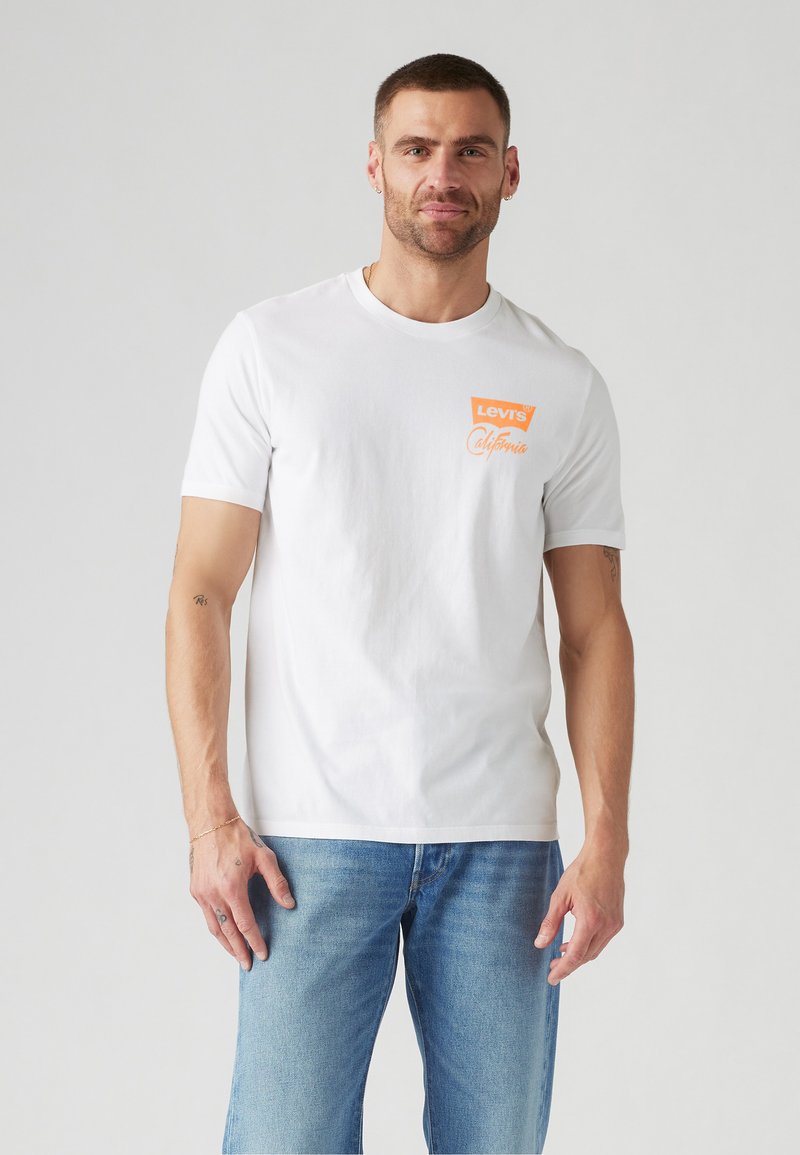 Levi's® RELAXED FIT TEE  - T-shirt imprimé - white