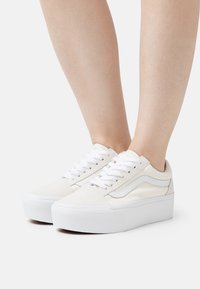 Vans - OLD SKOOL STACKFORM - Sneaker low - marshmallow Thumbnail-Bild 1