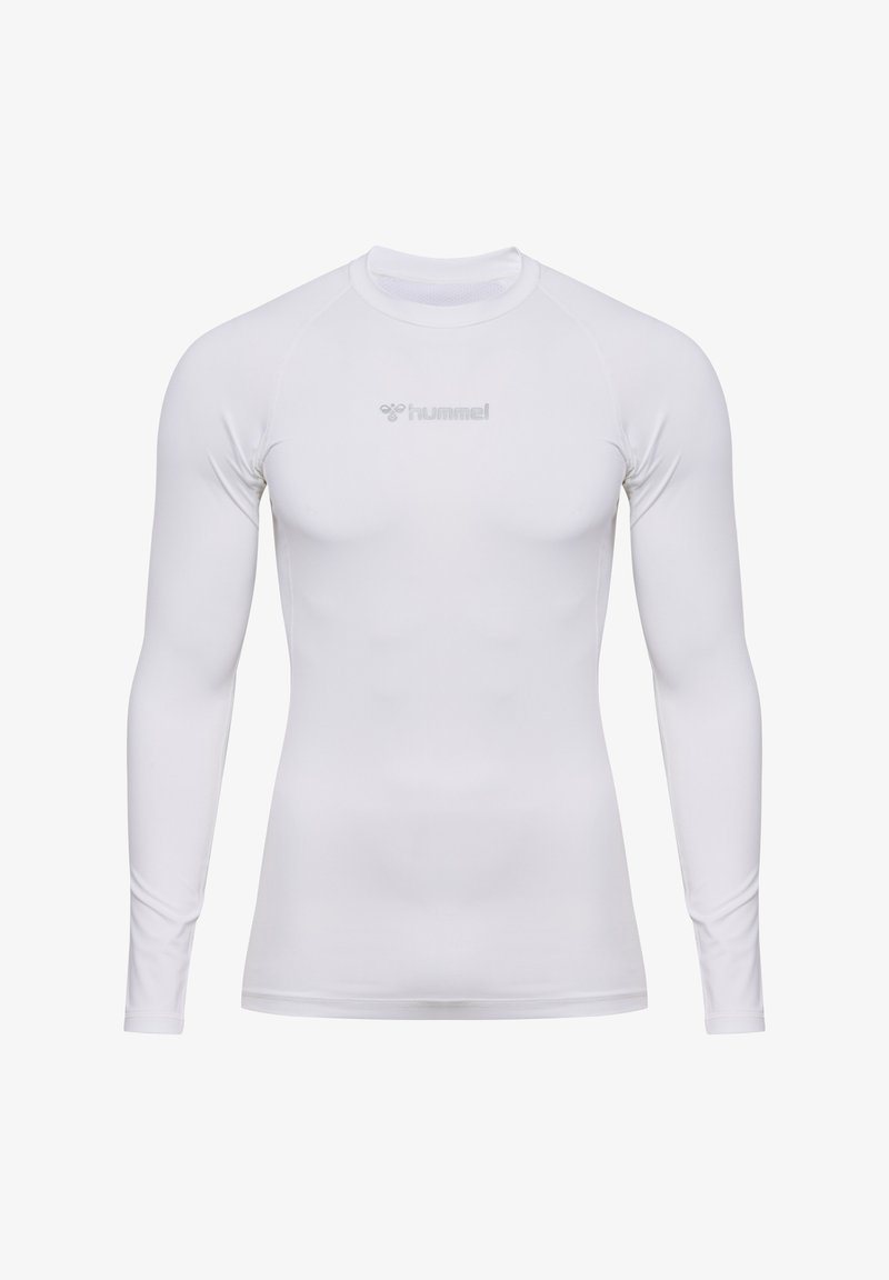 Weißes Langarm-Sportshirt aus glattem, leichtem Material. Mit Rundhals-Ausschnitt und grauem "hummel"-Logo, das auf der Brust aufgedruckt ist.