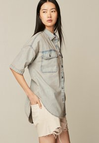 Next TALL - Hemdbluse - bleached denim