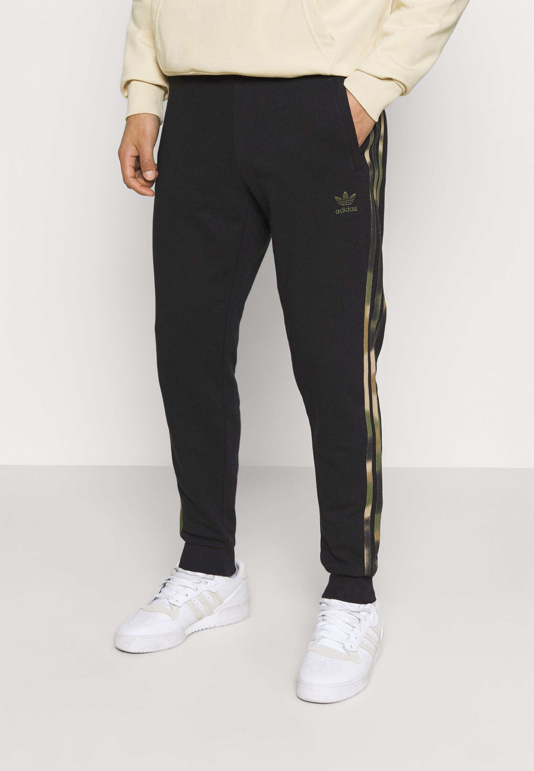 adidas Originals CAMO - Pantaloni sportivi - black/wild  pine/multicolor/nero - Zalando.it