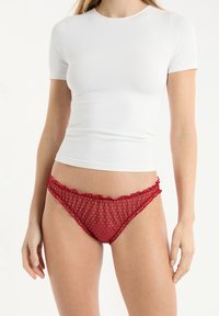 Unausgewählt, red printed