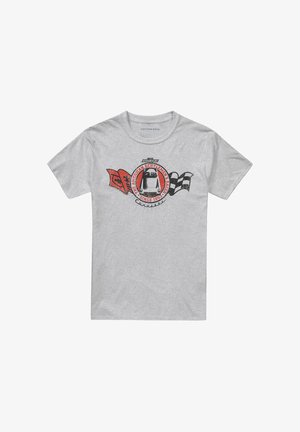 Hellgrau T-Shirt mit Chevrolet Corvette Rennemblem, das die Vorderansicht eines Autos, eine Schachbrettflagge und eine rote Rennflagge zeigt.