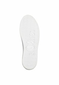 Suela de zapato de goma blanca con un patrón de olas y el logo de "s. Oliver". Textura lisa, borde redondeado y marcado de tamaño '37' visible.