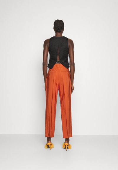 Hofmann Copenhagen NAOMIE - Vest - black