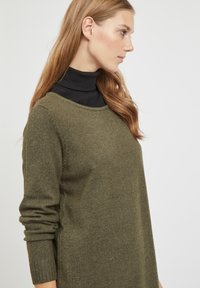 VILA VIRIL DRESS - Strikkjoler - forest night