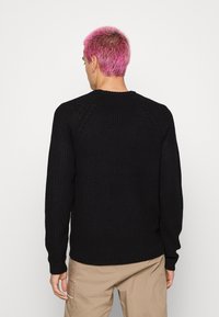 Only & Sons ONSKELVIN CREW NECK - Camisola - black