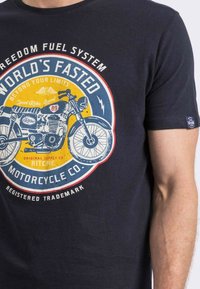 Ritchie Jeans COL ROND NOUCAS - T-shirt imprimé - bleu marine