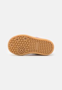 adidas Originals SAMBA OG KIDS - Matalavartiset tennarit - footwear white/purple burst/gum